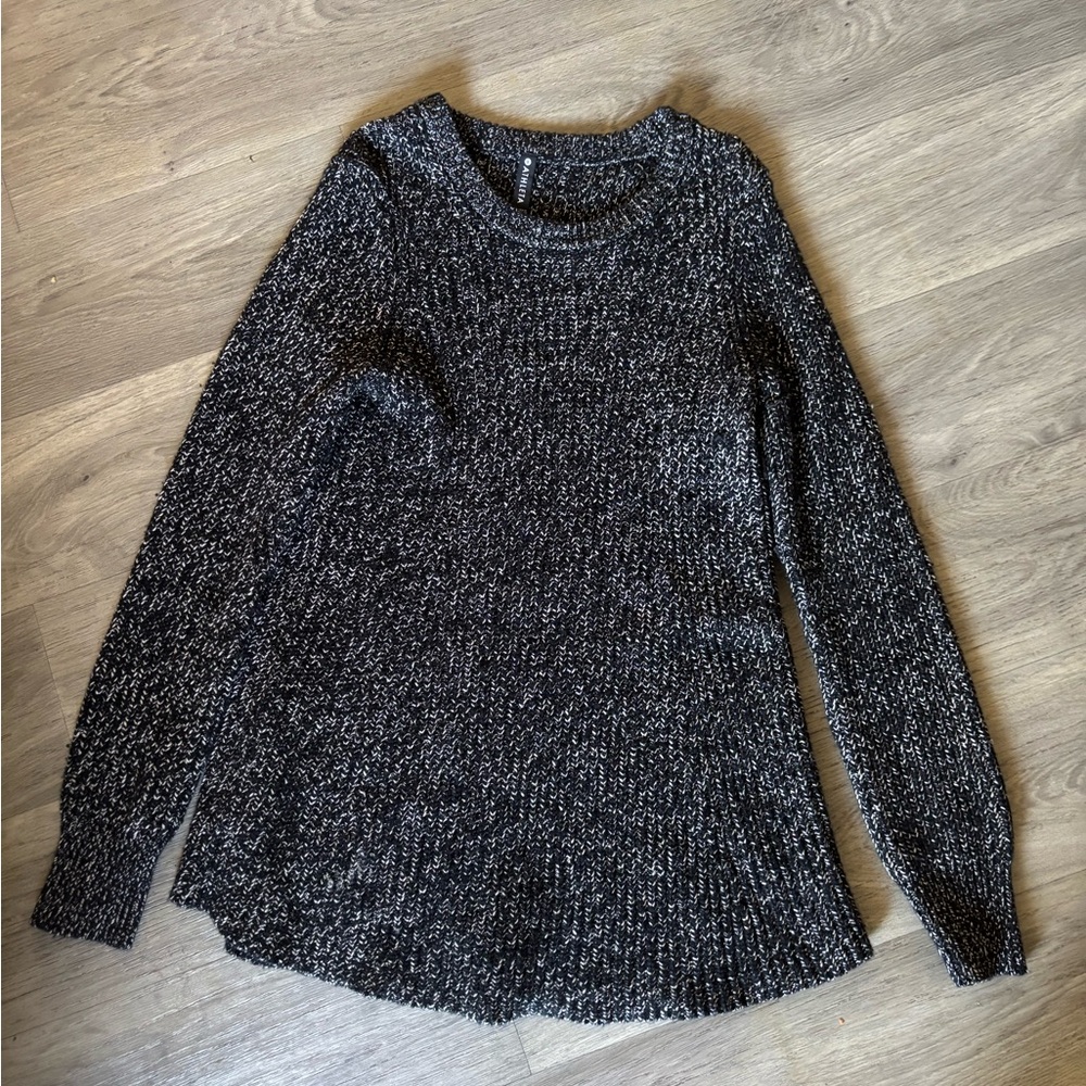 Athleta womens Black and Gray Knit Sweater size M